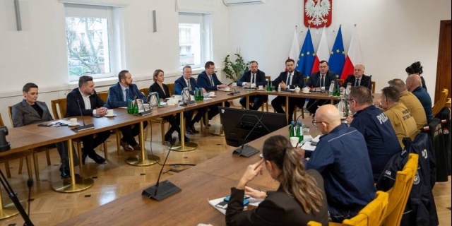 Zakażony ASF dzik znaleziony w powiecie piotrkowskim. Minister rolnictwa: „Nie wykluczamy sabotażu” [Foto]