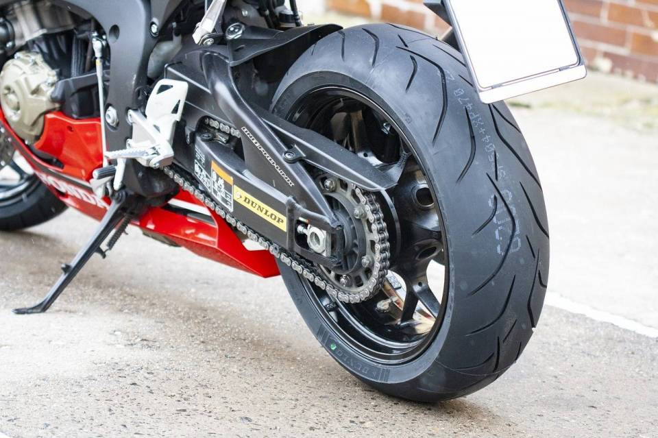 motorcycle-3967410_1280