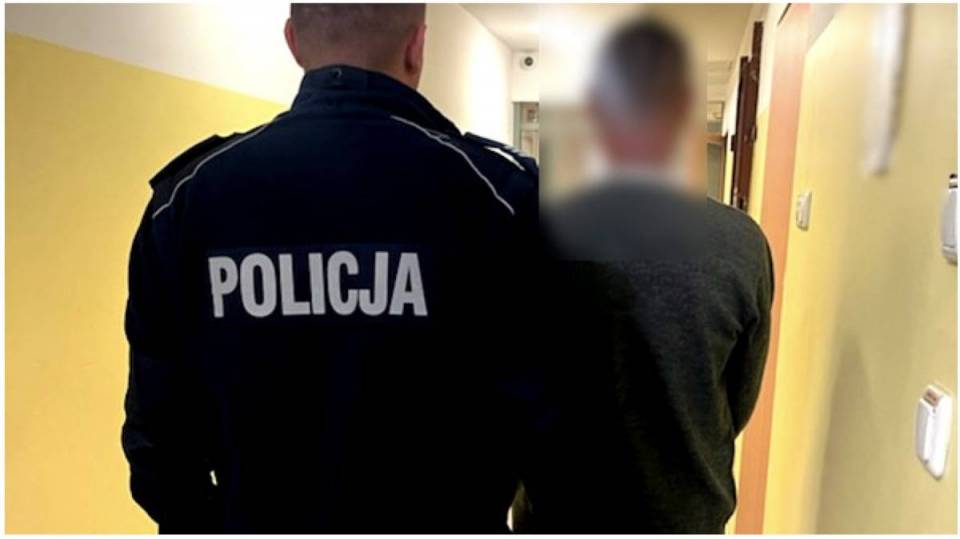 Tragiczna libacja w piotrkowskiej kamienicy. Nie żyje 44-latek, podejrzany trafił do aresztu [Wideo]