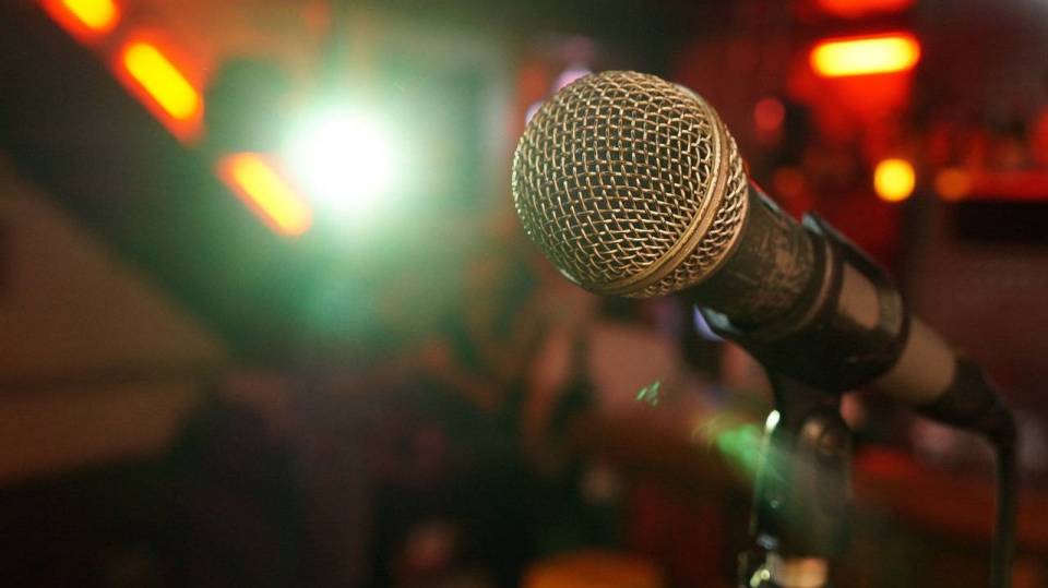 microphone-pixabay-mikrofon